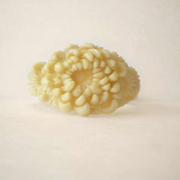 Vintage Celluloid Chrysanthemum Bangle Bracelet marked JAPAN Collectible TURKEYPALOOZA
