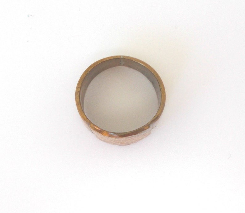 Vintage Ring Hammered Accent Gold Tone Size 8 CIJ