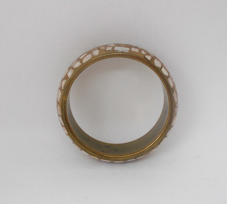 Wide Chunky Vintage Brass Bangle Bracelet with inlaid Beige Neutral colored Stone Shell Chips CIJ