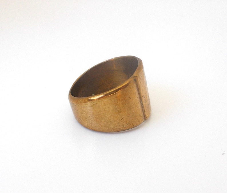 Vintage Ring Hammered Accent Gold Tone Size 8 CIJ