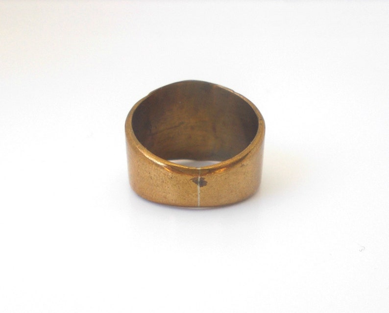 Vintage Ring Hammered Accent Gold Tone Size 8 CIJ