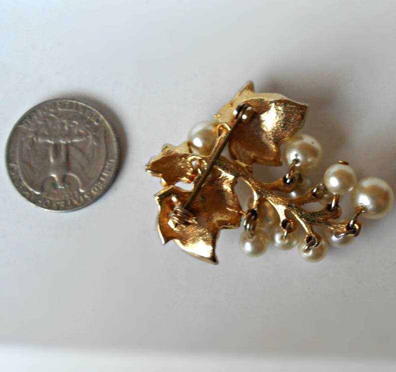 Vintage Pearl Grape Cluster Brooch Pin articulated