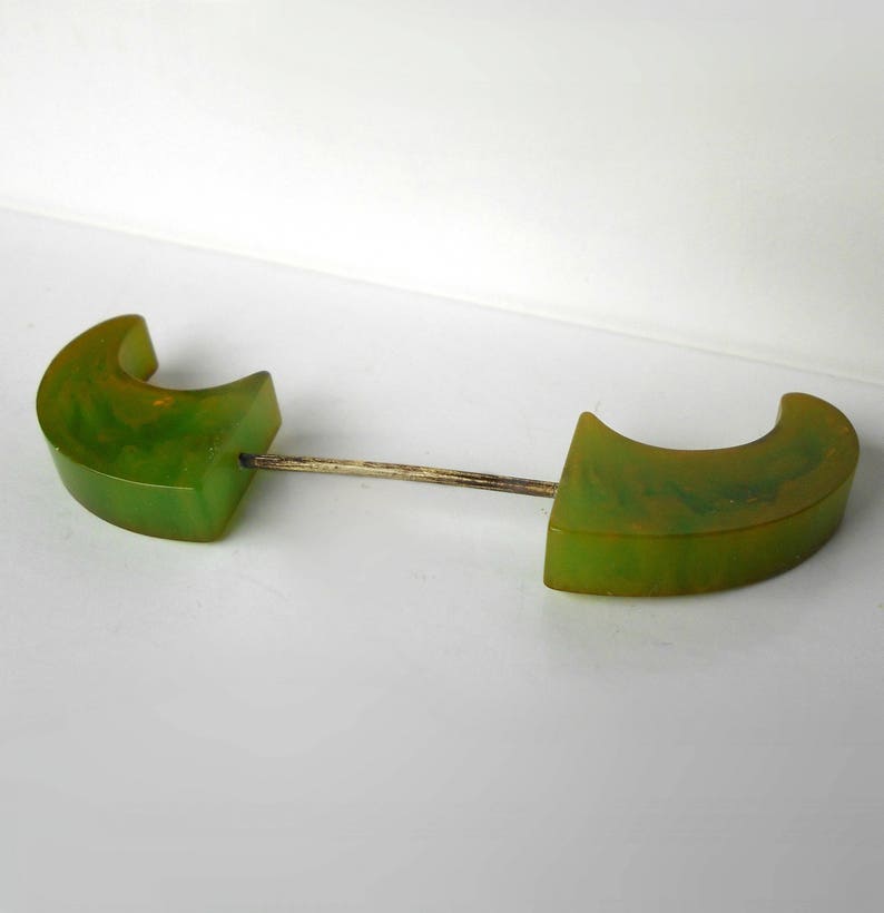 Antique Art Deco BAKELITE Jabot Scarf Hat Pin Green Apple Juice Swirl with a touch of yellow