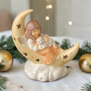 Rzadka, zabytkowa figurka anioła z porcelany Goebel na półksiężycu – „Süße Träume” (Słodkich snów) | Niemiecki ceramiczny świecznik na podgrzewacze