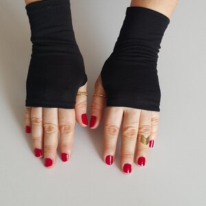 Mitaines courtes noires, Manchettes, Gants pour textos, Gants de conduite, Gants de cyclisme, Chauffe-mains, Mitaines pour gants de vélo, Cadeau de la Saint-Valentin image 4