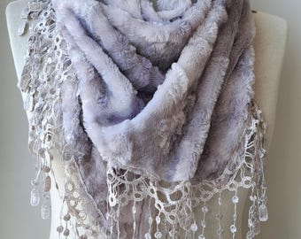 Gray Fur Scarf with Lace Trim: Winter Neckwarmer