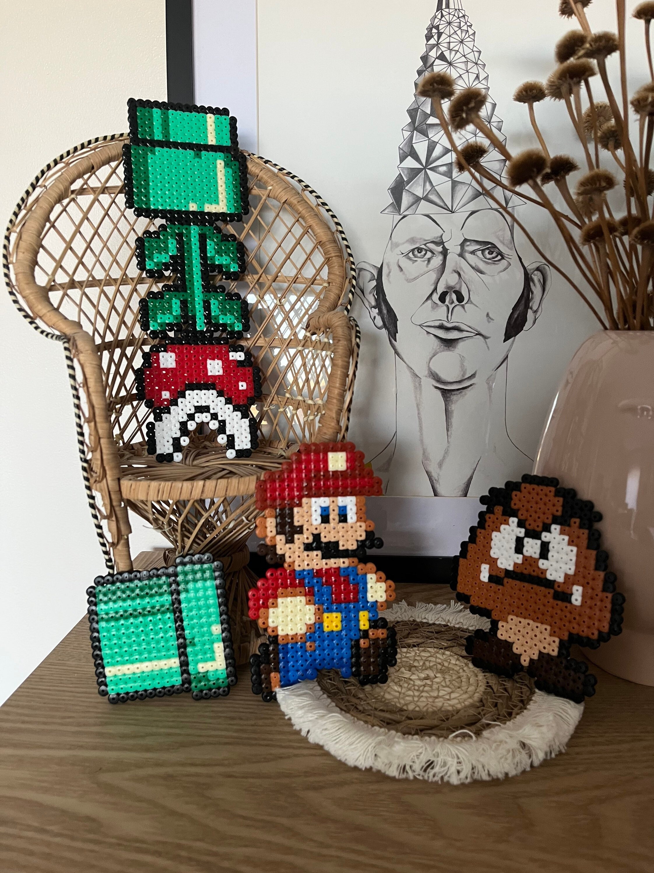 Décoration en Perles Aimants Pixel Art Mario et Goomba