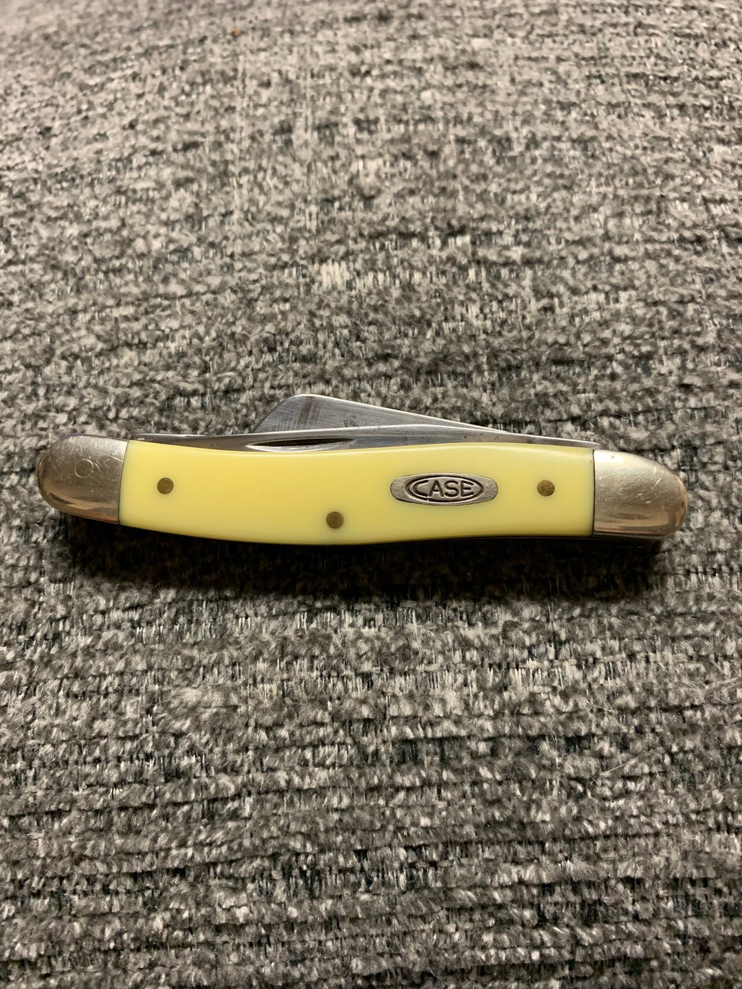 2001 Case XX USA 3318 CV Yellow Handle 3 Blade Folding Pocket Knife/3 5