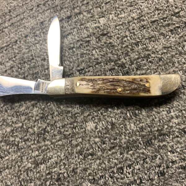 Rare 2007 Valley Forge Cutlery Co./Newark NJ bone antler blade folding pocket knife 2 3/4”closed,open 5”, German Solingen stainless/ hunting