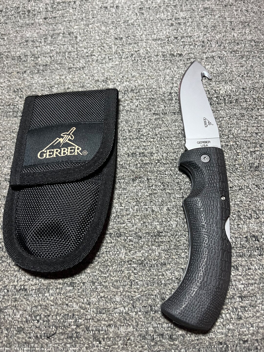 2005 New/old Gerber Knife Co. Portland, Oregon, Black Rubber Handle