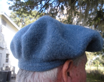 Bonnet en laine feutrée tricotée à la main des Highlands écossais.