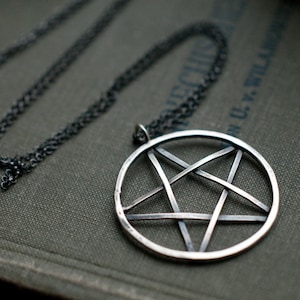 Large woven pentagram necklace in sterling silver, with a rustic and antique finish, witchcraft amulet and gender neutral occult gift
