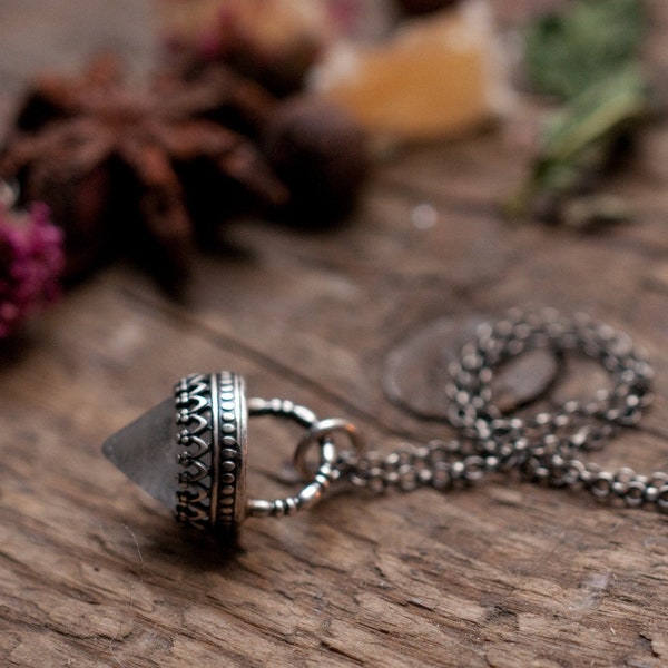 Collier pendentif Apex en cristal de roche et argent sterling, cône ogive en quartz dans la galerie, amulette naturelle, talisman magique