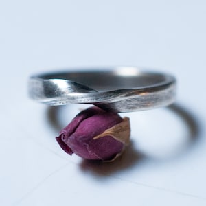 Mobius wedding ring in sterling silver, unity ring, geometric wedding ring, ehering, infinity ring, symbol of eternal love, stacking ring