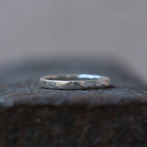 Rustic hammered wedding ring, slim stacking ring in 925 sterling silver with a hammered finish, slim wedding ring.