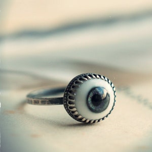 Glass eye ring, evil eye protection talisman, dolls eye, sterling silver eye ring, fancy gallery wire and hammered band, stackable ring.