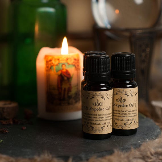 St Expedite oil for use as an offering or to aid in petitions to the saint of emergency situations and urgent causes