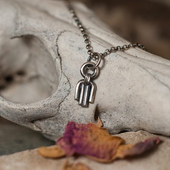 Isis knot necklace, tyet pendant for witchy folk to ward and protect