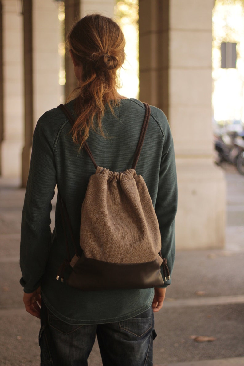 Mochilas saco Marrón Hombre | adidas España Mochilas saco Marrón Hombre | adidas España
