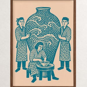 Affiche estampe sur bois représentant trois artisans tenant un grand vase à vagues bleues, dans un atelier de céramique indigo.