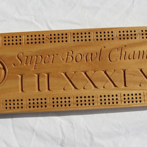 Green Bay Packer Super Bowl Champions cribbage board made from White Ash image 1