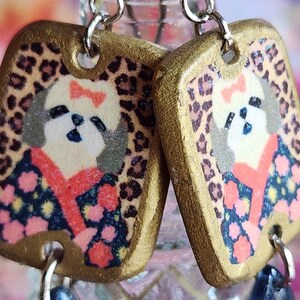 Pendientes de cerámica Shih Tzu: Pendientes Shih Tzu grises y blancos Regalos para mamás perrunas Regalos para amantes de los perros Regalo para mamás Shih Tzu Pendientes de arcilla pintada