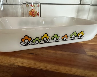 Fire King Summerfield Flowers 1 1/2 qt Milk Glass Baking Dish Casserole