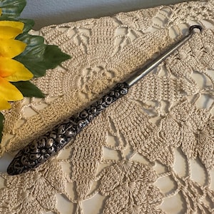 Repousse Sterling Silver S Kirk & Sons Victorian Button Hook
