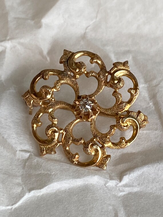 14k Yellow Gold Antique  Scroll Brooch With Diamon