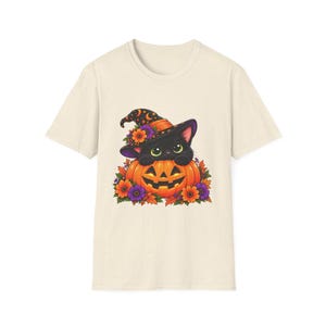 T-shirt met zwarte kat in heksenhoed en pompoen | Halloween pompoen bloemenprint