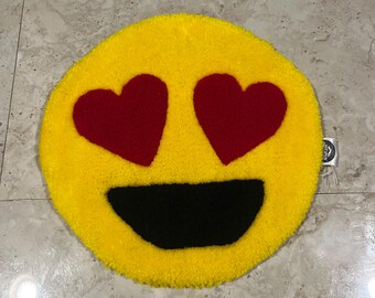 Heart eye emoji rug tufted