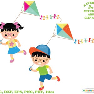 DIRECT downloaden. Kinderen spelen met vliegers svg. Schattige kleine jongen en meisje knippen bestanden en clipart. Persoonlijk en commercieel gebruik. C_6.