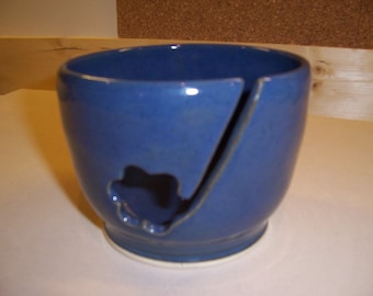 Yarn bowl with daisy cutout
