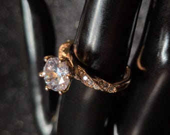 Solitärring für Damen – Diamantimitat – Goldfinish – Edelstahl – Größe 7