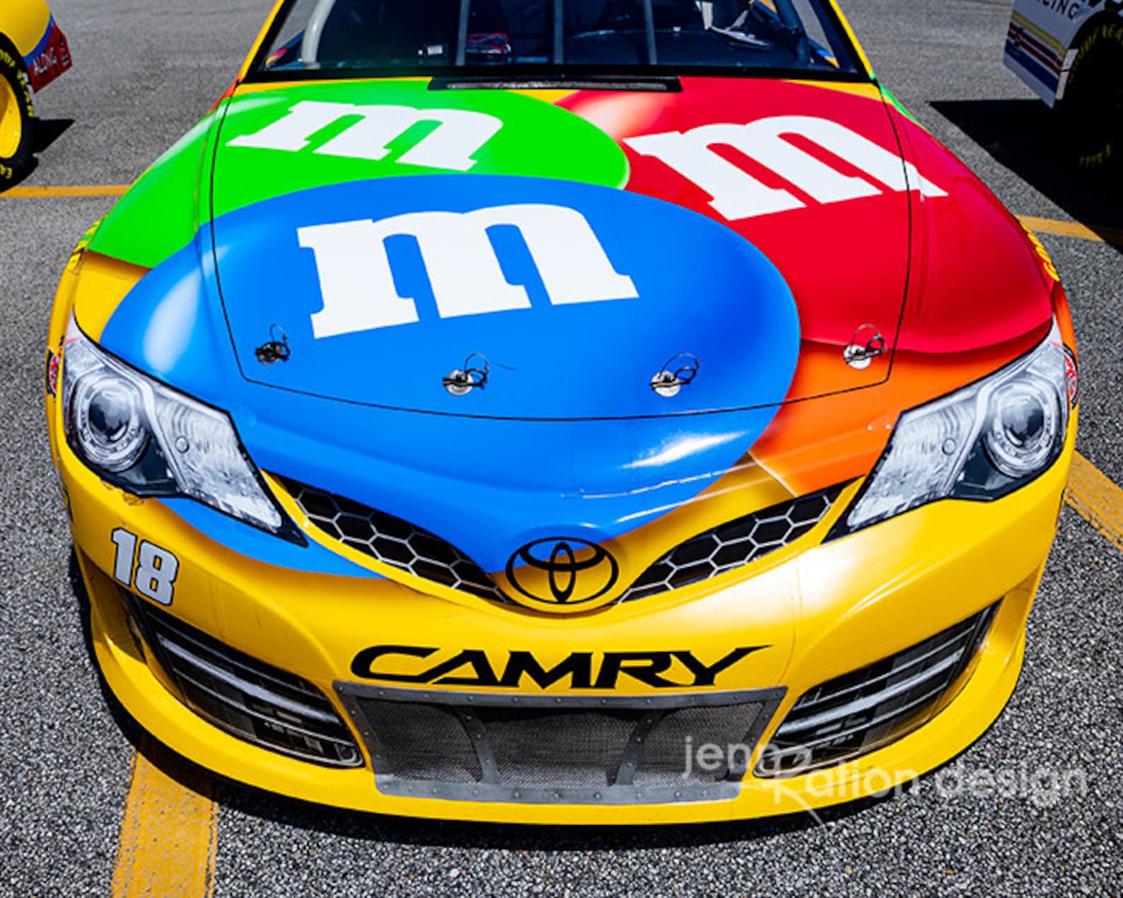 NASCAR 2021 Kyle Busch #18 M&M's 80° Anniversario – Die Cast 1:64 Lionel Toyota