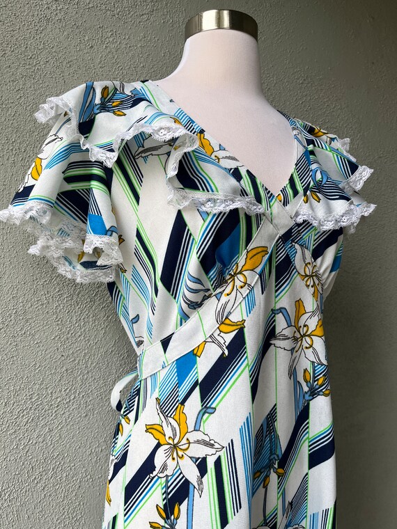 Vintage 1970s Spring Geometric Floral Daylily Max… - image 6