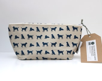 Labrador dog make up bag wash bag - Dog pencil case toiletry bag - Zipper pouch available in three colours - Gift for dog lover Lab mum