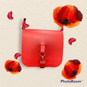 Sac besace en cuir rouge cousu main