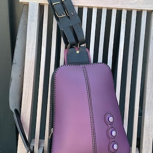 Sac bandoulière en cuir cousu main