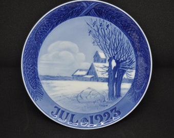 Royal Copenhagen decorative Christmas plate 1923