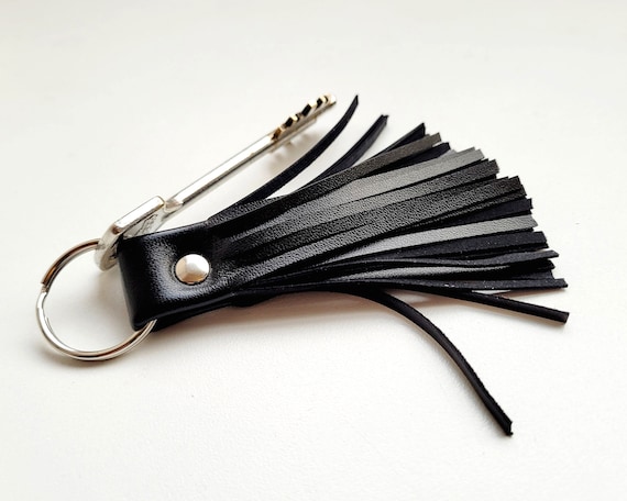 【AAKE】NOTCH TASSEL BLACK KEYRING Key Ring Tassel Caps — Tandy Leather, Inc.