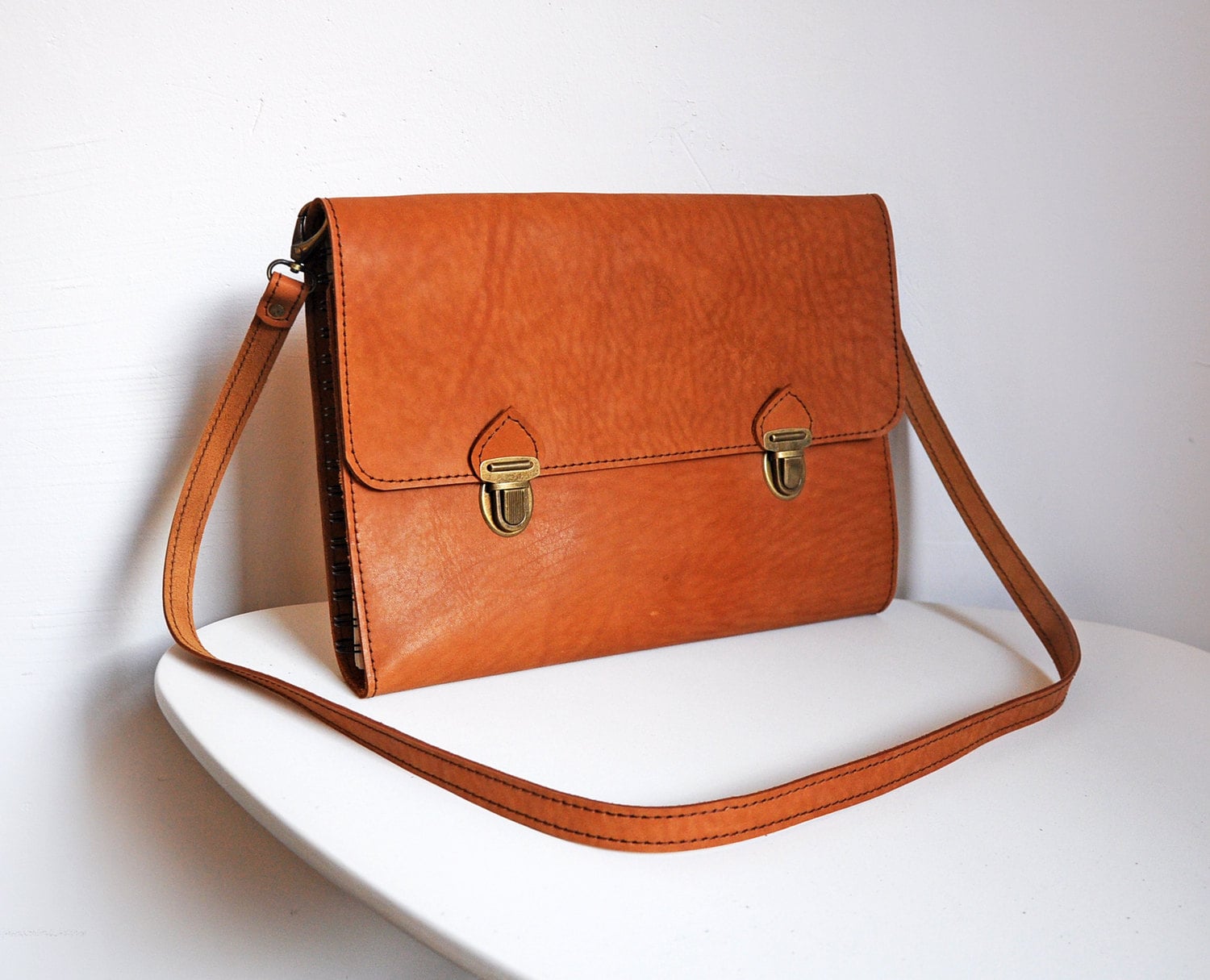 Handmade A4 leather sketchbook case, Personalized crossbody art journal, Leather artist portfolio