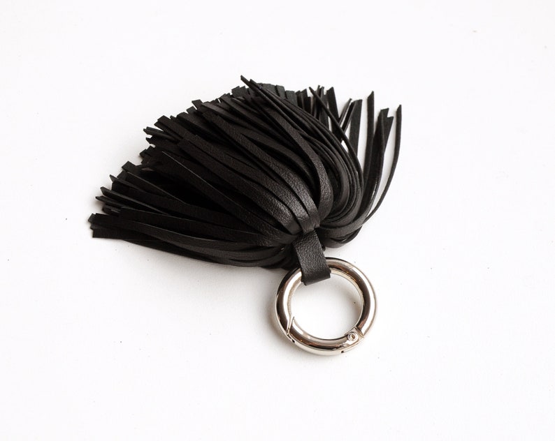 Porte-clés pompon en cuir, porte-clés pompon, breloque pompon noir image 2