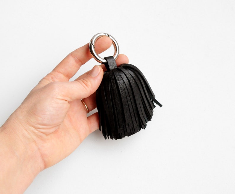 Porte-clés pompon en cuir, porte-clés pompon, breloque pompon noir image 5