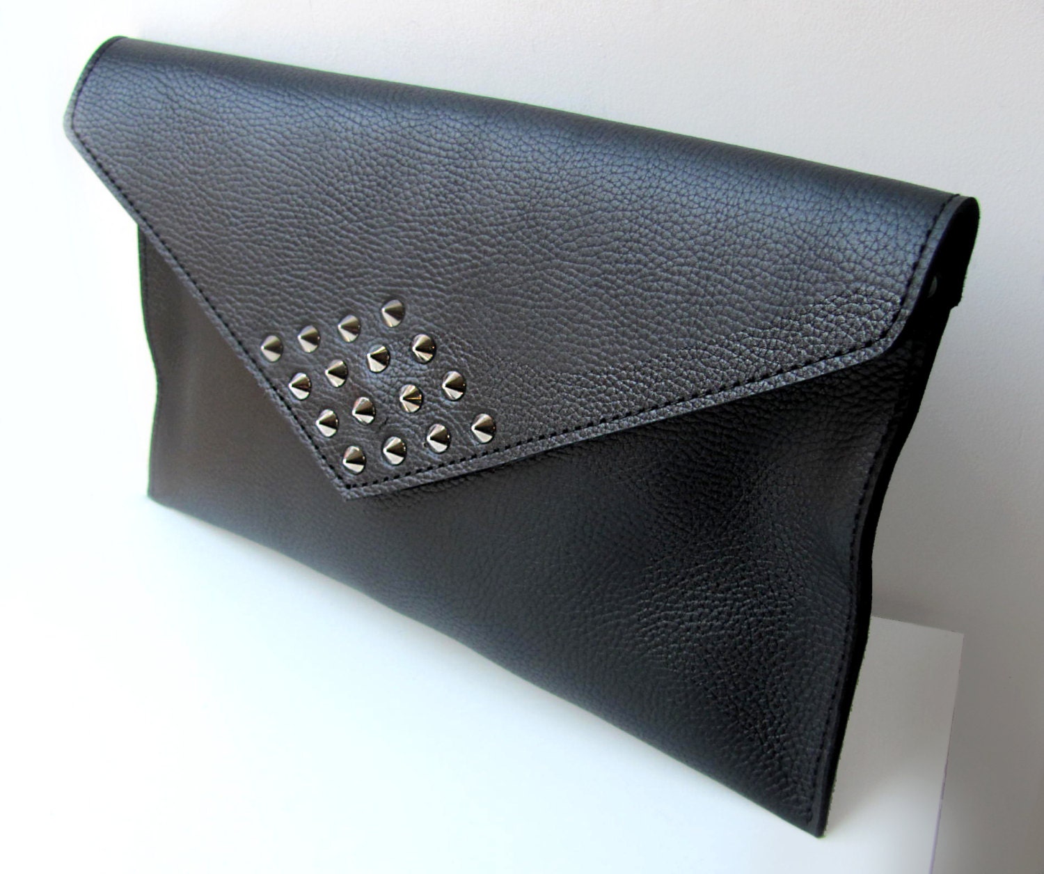 【日本入手困難】Saffiano leather envelope clutch Rebecca Minkoff Leo Saffiano Leather Envelope Clutch Bag