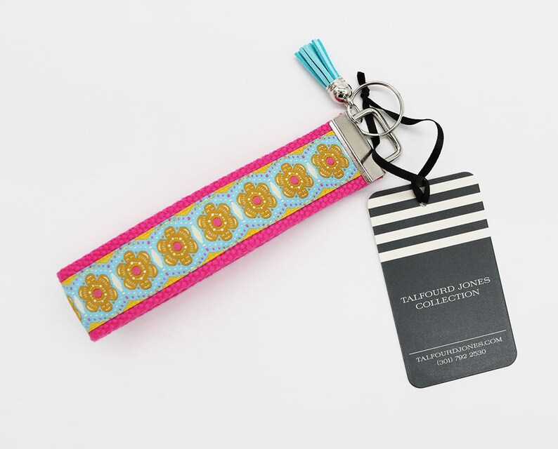 Floral Key Fob Key Ring Bracelet Wrist Lanyard Flower Key Ring Lanyard for Keys Wrist Key Holder Bright Pink