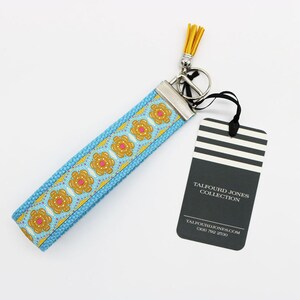 Floral Key Fob Key Ring Bracelet Wrist Lanyard Flower Key Ring Lanyard for Keys Wrist Key Holder Blue