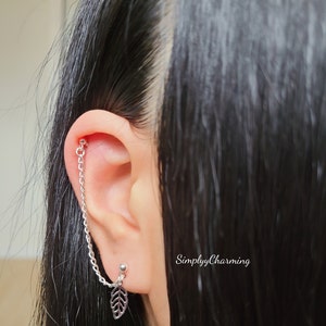 Orecchini a catena per cartilagine con piccole foglie, piercing per cartilagine a doppio lobo e elica, piercing multipli, orecchini a due fori con perno a foglia delicato