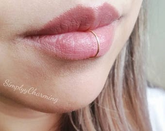 Fake Lippen Ring Single Hoop Manschette Fake Lippe Piercing Clip Auf Körperschmuck Tiny Hoop - Sterling Silber/14K Gold Filled