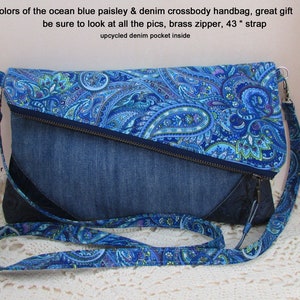 Bolso bandolera inclinado plegable de paisley azul y mezclilla - bolso de mezclilla clutch - colores del bolso del océano - embrague, quitar correa larga